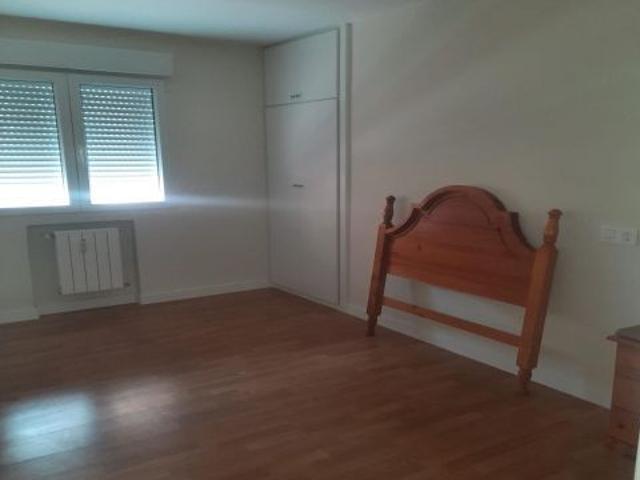 Grupo la Noria Alquila Piso de 3 dormitorios y 2 cuartos de baño. Agua Incluida. Zona Parque Sur