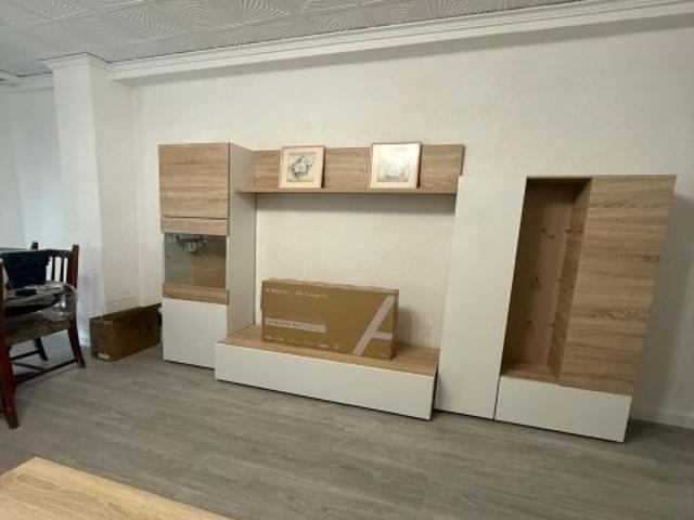 Grupo la Noria ALQUILA piso Reformado. 4 Dormitorios, 2 Baños CON ascensor. Zona Arquitecto Vandelvi