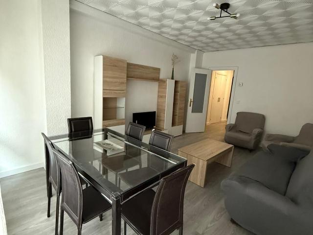 Grupo la Noria ALQUILA piso Reformado. 4 Dormitorios, 2 Baños CON ascensor. Zona Arquitecto Vandelvira