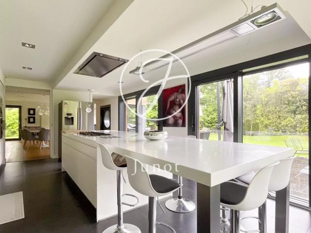 GRUSON Maison à vendre 7 pièces 242m² 4 chambres Jardi