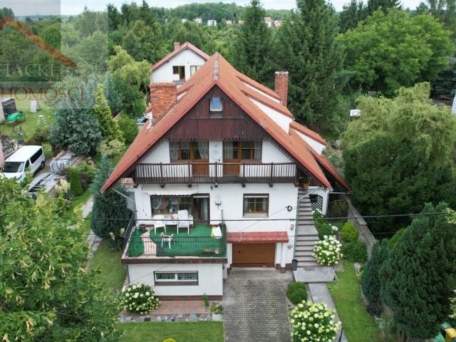 Przestronny dom 180 m2 z balkonami i sauną na osiedlu