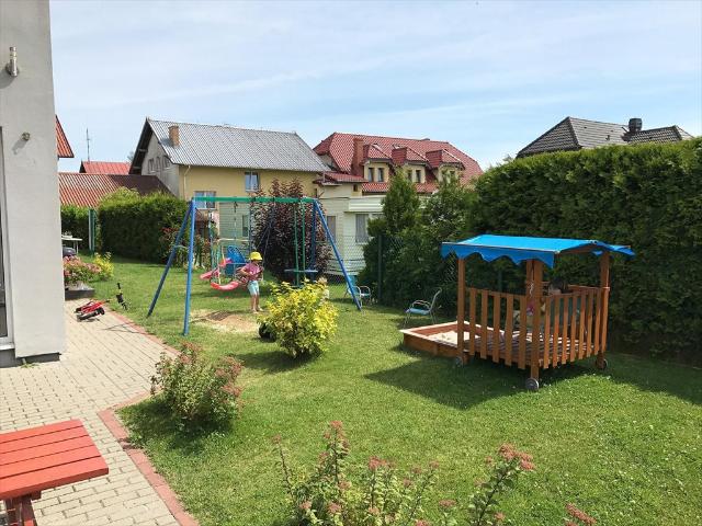 Pensjonat 750 m2 z 13 pokojami i lokalem usługowym
