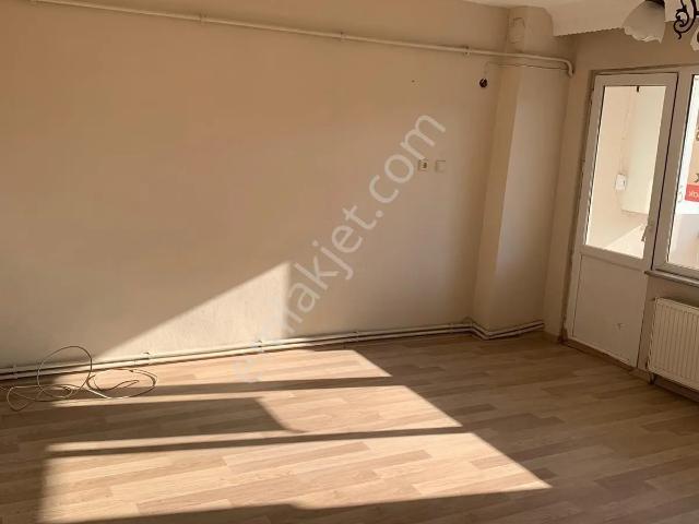 Gw Altınova Mah. Ana Cadde Üzeri 3+1 Daire Satılık