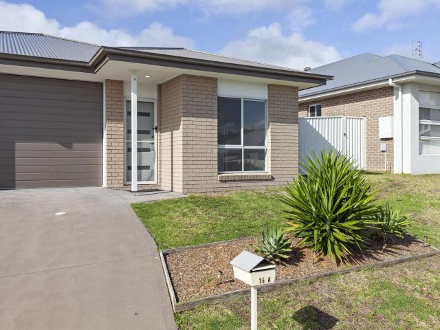 Gwandalan, 16a Mornington Circuit
