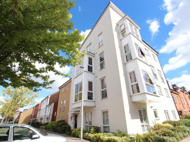 Gweal Avenue, Reading RG2, 2 bed flat to rent, £1,500 pcm | PrimeLocation