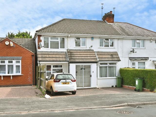 Gwencole Crescent, Leicester, Leicestershire LE3, 4 bed semi detached house to rent, £1,700 pcm | PrimeLocation