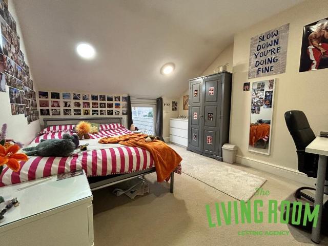 Gwydr Crescent, Uplands, Swansea 3 bed flat to rent £1,575 pcm £363 pw
