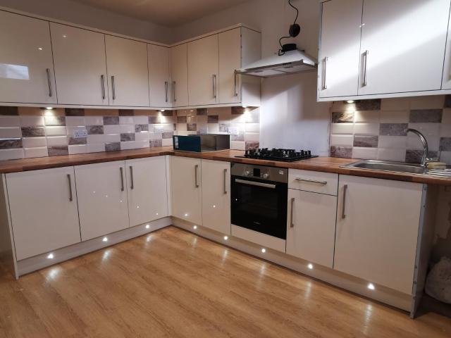 Gwydr Crescent, Uplands, Swansea SA2 0AA StudentDigz Ltd