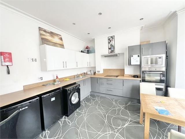 Gwydr Crescent, Uplands, Swansea SA2, 4 bed shared accommodation to rent, £360 pcm | PrimeLocation