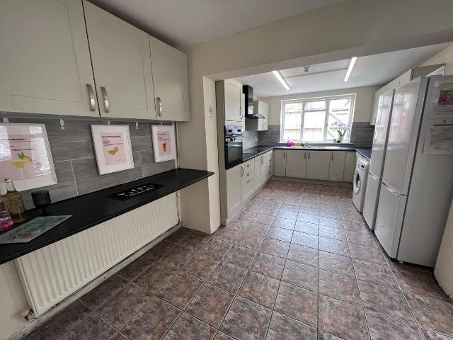 Gwydr Crescent, Uplands SA2, 6 bed shared accommodation to rent, £1,920 pcm | PrimeLocation
