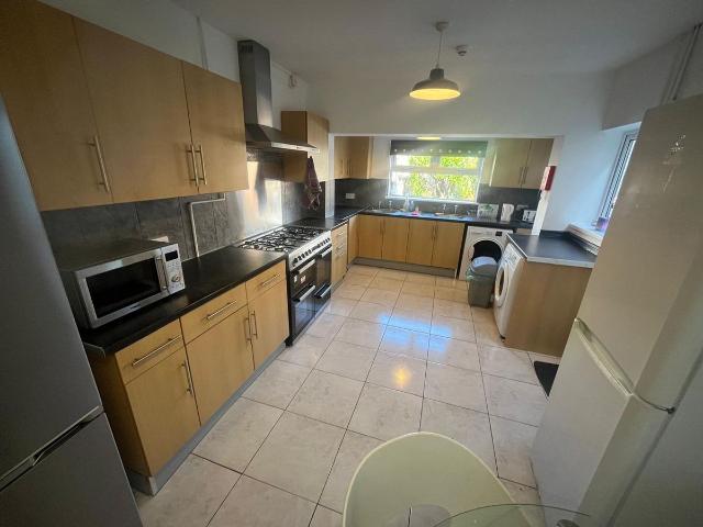 Gwydr Crescent, Uplands SA2, 6 bed shared accommodation to rent, £2,910 pcm | PrimeLocation