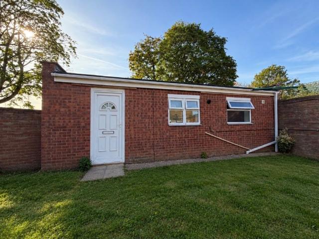Gwynant Court, Milton Keynes MK2, 1 bed flat to rent, £950 pcm | PrimeLocation
