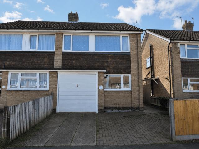 Gwyneth Grove, Bexhill on Sea, TN40 3 bed semi detached house to rent £1,350 pcm £312 pw