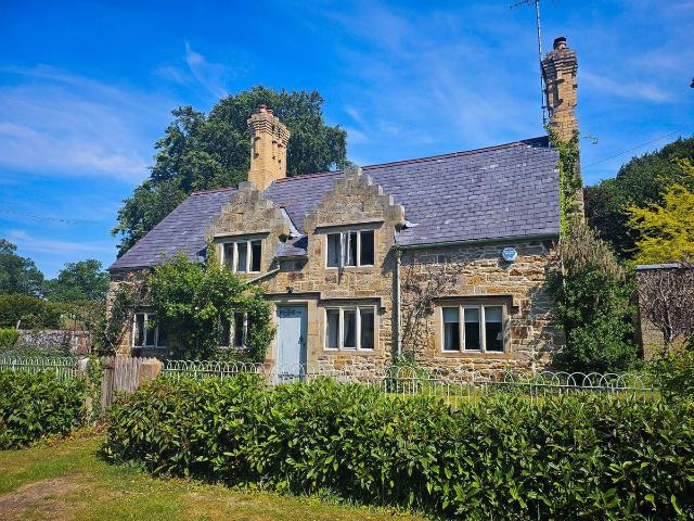 Gwysaney, Rhosesmor, Mold CH7, 3 bed property to rent, £2,450 pcm | PrimeLocation