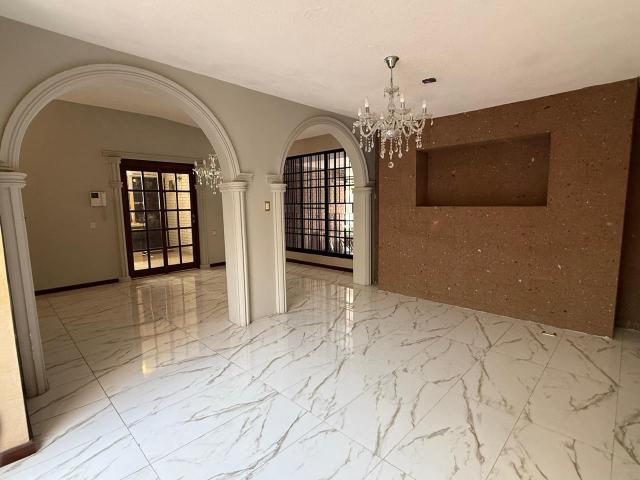GTCR2606 Casa en Renta Colonia Petrolera Inf. Telef. 8331602895 y 9932071427