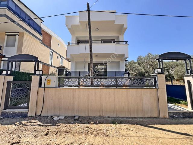 ▀ Güç'ten ▀ Güre'de Denize 300m Kazdağları Manzaralı Lüx 3+1 Villa