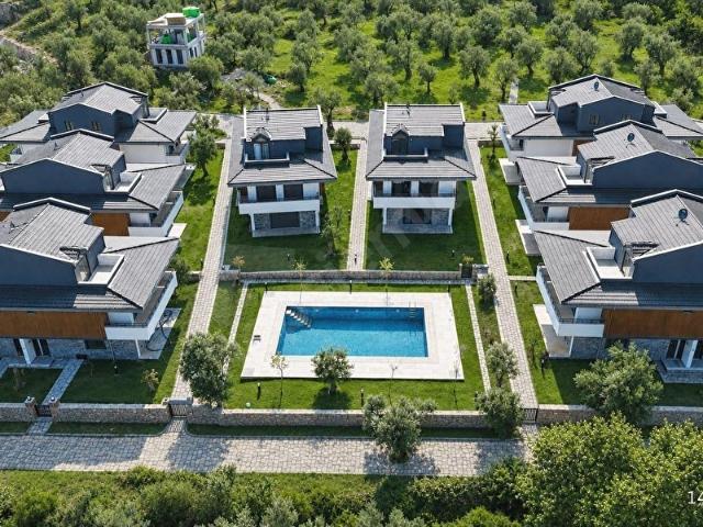 GÜÇTEN GÜREDE KAZDAĞLARI MANZARALI YÜZME HAVUZLU SIFIR 3+1VİLLA