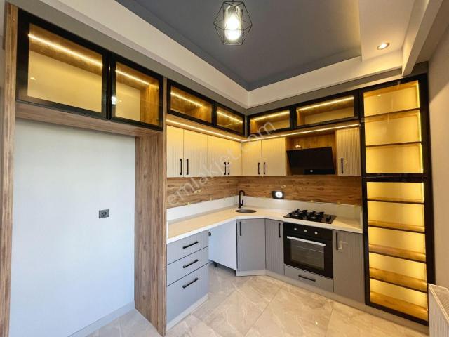 Güç Gayrimenkul'den Zeytinli'de Kazdağları Manzaralı Ara Kat Sıfır 2+1 Daire