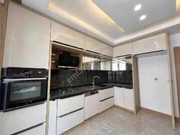 Güç Gayrimenkul'den Akçay'da Ara Kat Çok Geniş Ultra Lüx Sıfır Satılık 3+1 Daire