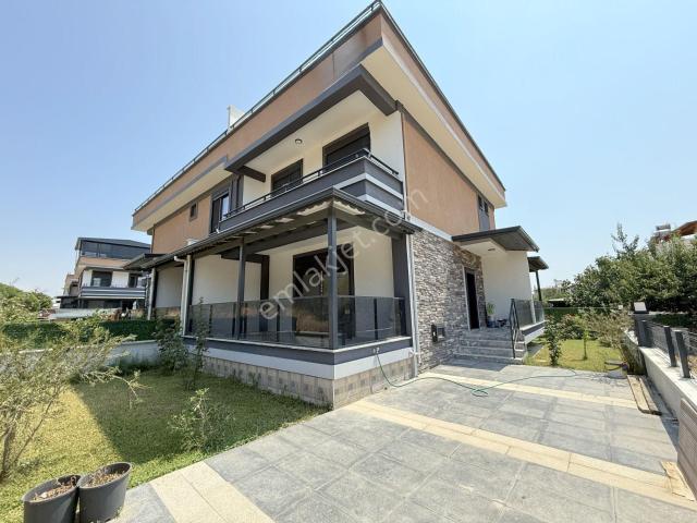 güç Gayrimenkul'den Çamlıbel'de Kazdağları Manzaralı Denize 200m Lüx 4+1villa