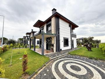 Güç Gayrimenkul'den Güre'de Kazdağları Manzaralı Tasarım Harikası Satılık 4+1 Villa