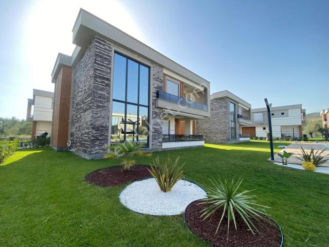 Güçlü Kardeşler Altınoluk Denize 100 Metre Ultra Lüks Villa'lar