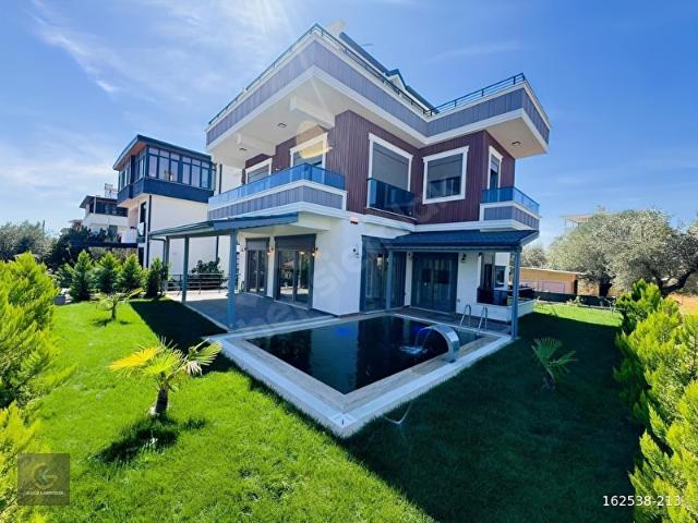 GÜÇLÜ KARDEŞLER DENİZE YAKIN ULTRA LÜKS 5+1 HAVUZLU TAM MÜSTAKİL