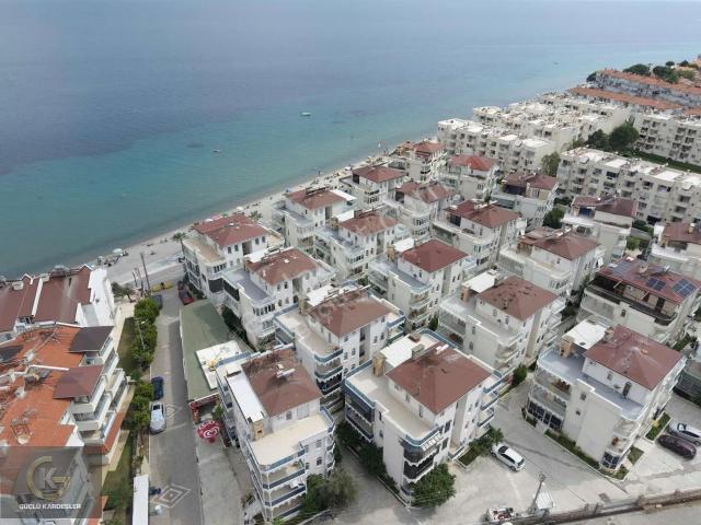 Güçlü Kardeşler Denize Sıfır Sitede 2+1 Deniz Manzaralı Daire