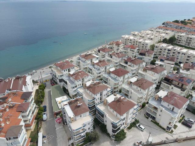Güçlü Kardeşler Denize Sıfır Sitede 2+1 Deniz Manzaralı Daire