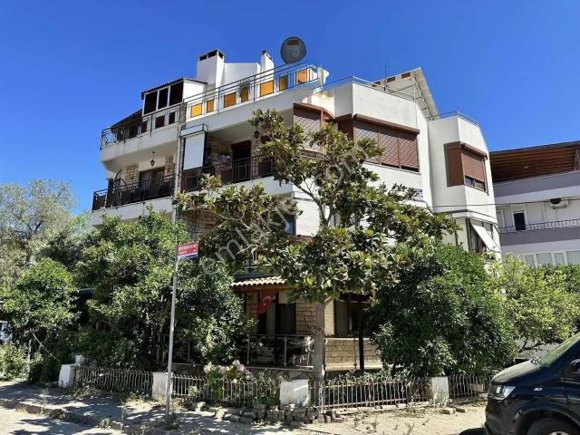 Güçlü Kardeşler Denize 150m 3+1 Teraslı Kat Dubleksi