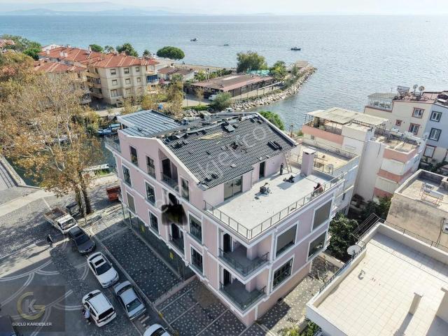 Güçlü Kardeşler Denize 10 Adım Asansörlü Lüks Manzaralı Dubleks