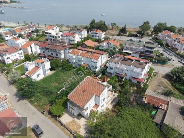 Güçlü Kardeşler Denize 50 Metre 500m2 Arsa İçinde 6+1 Villa
