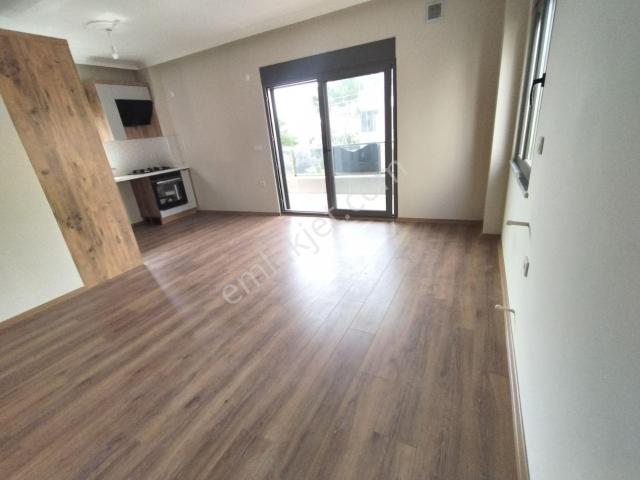 Güçlü Kardeşlerden Altınoluk Merkezde Ara Kat 2+1 Sıfır Daire