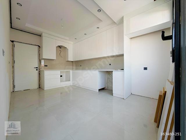 GÜMÜŞÇAYDA 2+1 125M2 ARAKAT ÖN CEPHE ÇİFT BALKONLU GENİŞ DAİRE