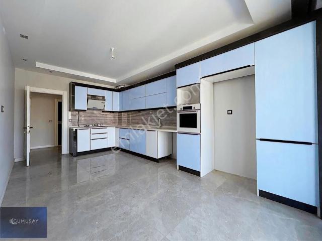 Gümüşay'dan Çamlıca Mahallesi Site İçi Satılık 3+1 Daire