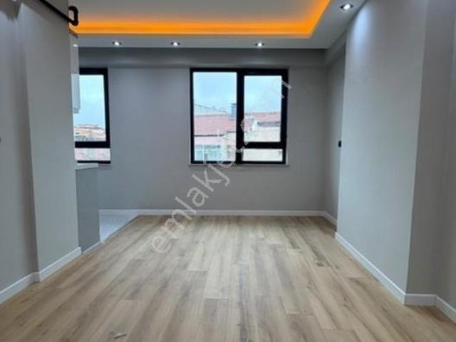 Gümüşay'dan Çamlıca'da Bulvar Yakını Sıfır İskanlı 1+1 Satılık