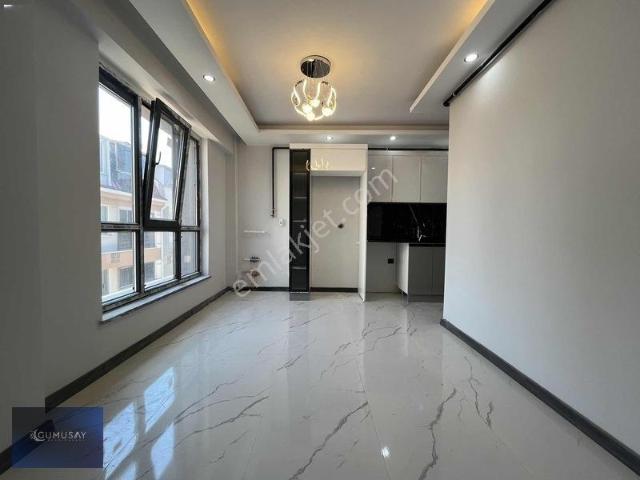 Gümüşaydan Ulusal Egemenlik Bul Yakını Satılık 1+1 Lüks Daire
