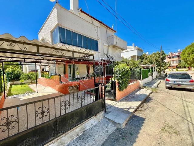 Gümüş'den Akçayda Otoparklı Müstakil Bahçeli Fırsat 4+1 Satılık Villa!