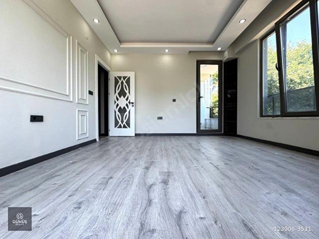 GÜMÜŞDEN AKÇAYDA EMSALSİZ FİYATA ÖN CEPHE ARAKAT 2+1 SIFIR DAİRE