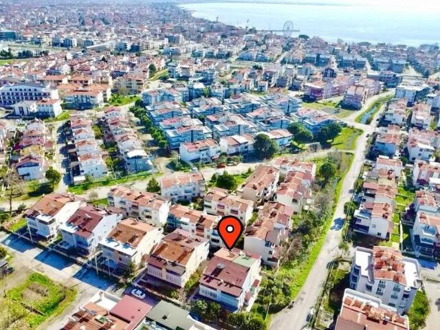 Gümüş'den Akçay'da Çift Mutfaklı Fırsat Fiyata Bahçeli 3+1 Villa