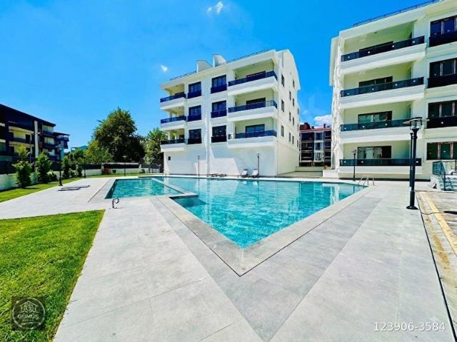 GÜMÜŞ'DEN AKÇAYDA YÜZME HAVUZLU YÜKSEK KREDİLİ ARAKAT ULTRA LUX 1+1 DAİRE!