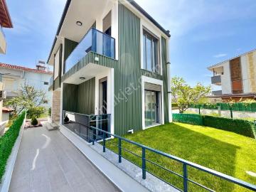 Gümüş'den Güre'de Denize Sadece 50m Müstakil Bahçeli Şık 3+1 Satılık Villa