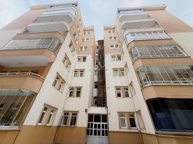 Merkez Cadde De Site İçi