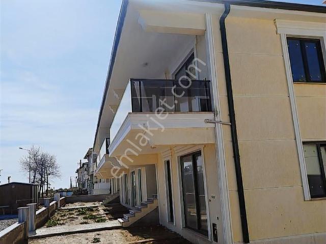 Gümüş Emlak'tan Hoşköyde Denize Sıfır 2+1 0 Daire