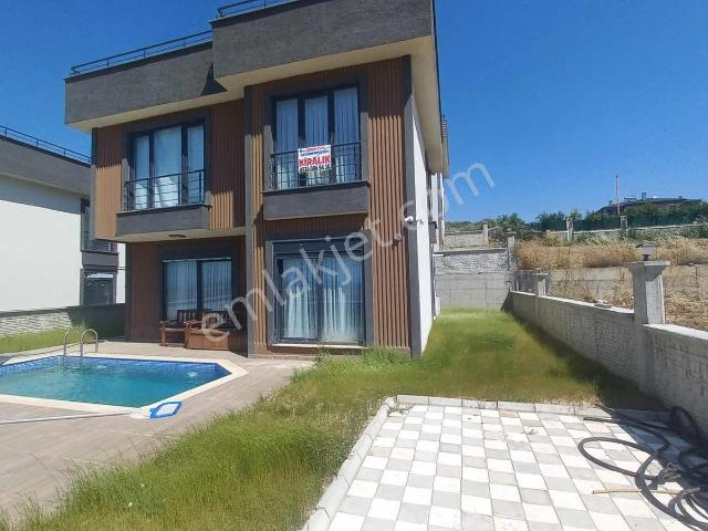 Gümüş Emlak'tan İğdebağlarında Eşyalı Havuzlu Kiralık Villa