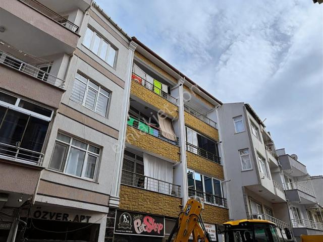 Gümüş Emlak'tan İstiklal Merkezi Konumda 2+1 Daire