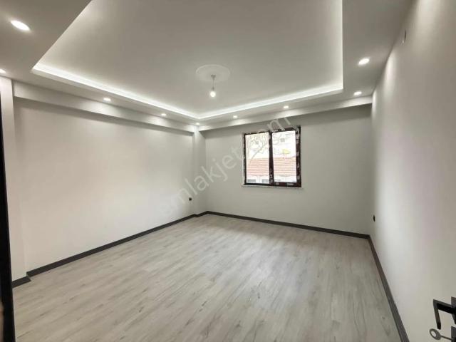 Gümüş Grouptan Merkezde 2+1 Y.giriş 30 Mt Teraslı Daire