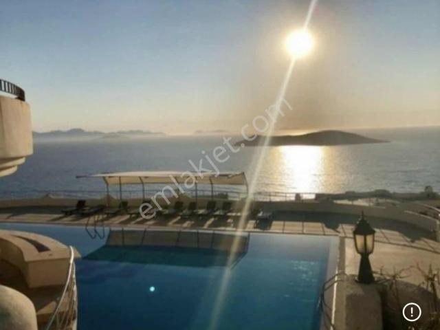 Gümüşlük Yalıkavak Deniz Manzaralı Bahçeli Villa