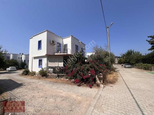 Gümüşlük Merkezde Bahçeli Satılık İkiz Dubleks 3+1 Villa