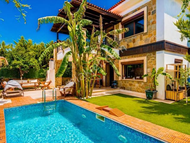 Gümüşlük Peksimet Mah. 3+1 Müstakil Havuzlu Villa